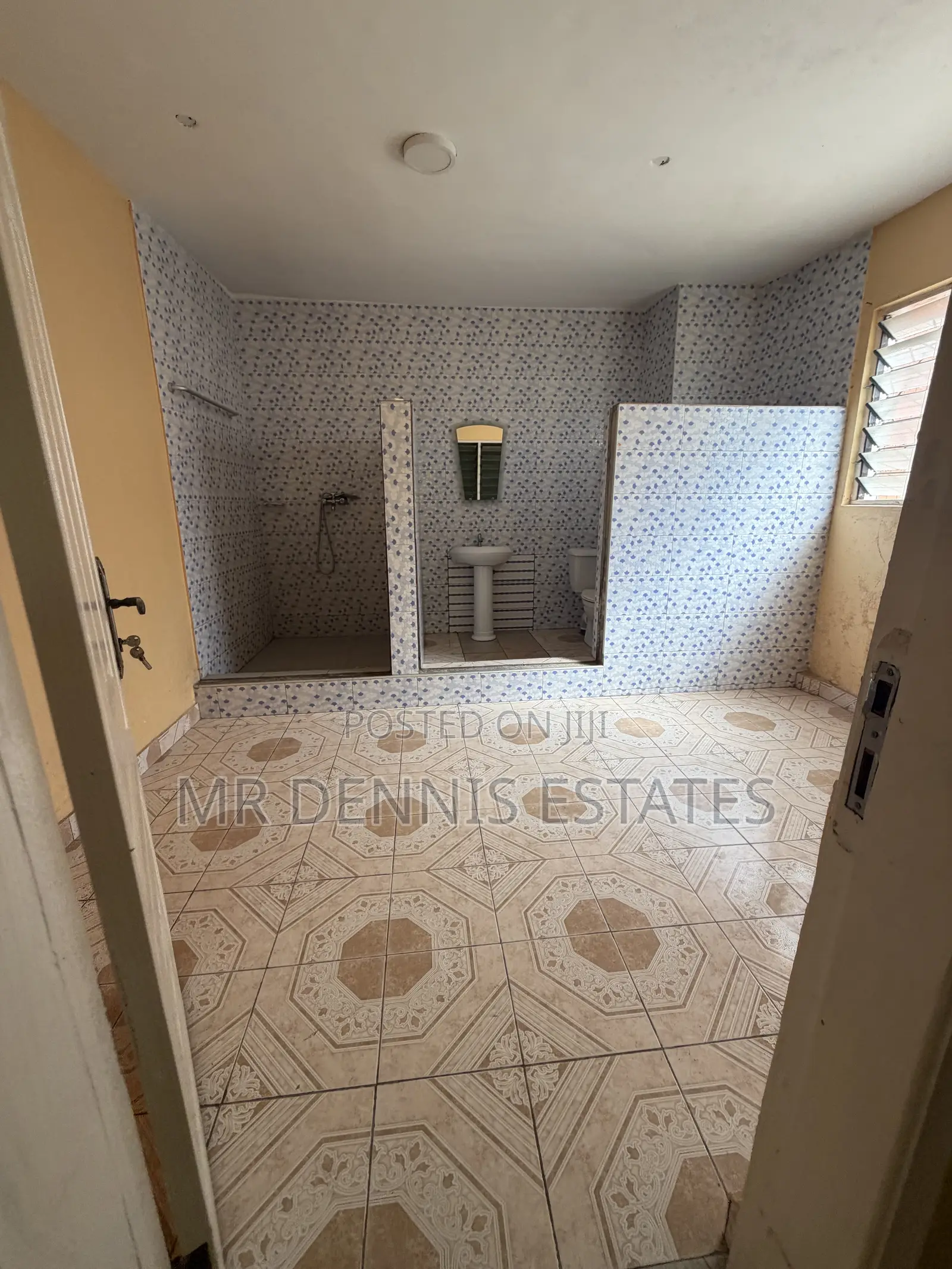 3bdrm Apartment in Weija Old Barrier for rent