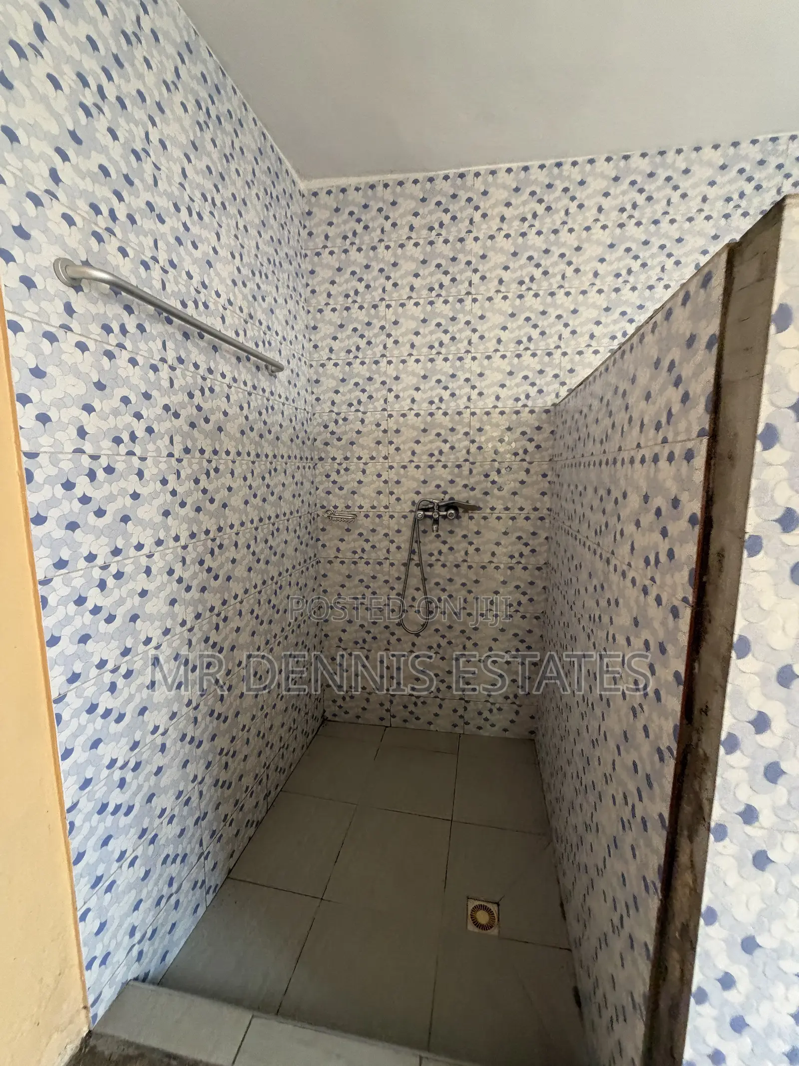 3bdrm Apartment in Weija Old Barrier for rent