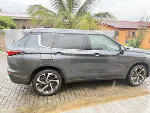 Mitsubishi Outlander SEL 2024 Black