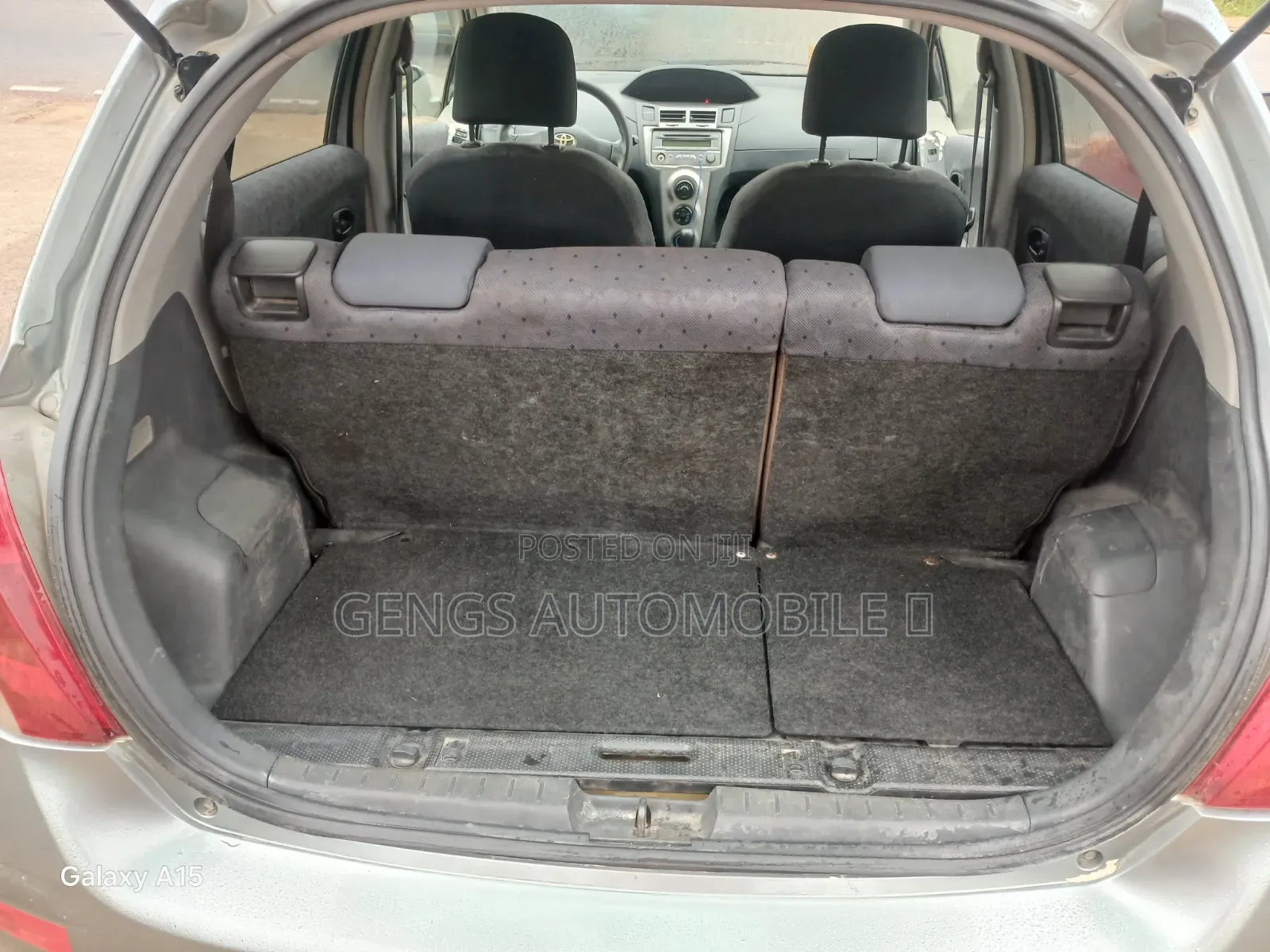 Toyota Vitz 1.3 AWD 3dr 2010 Silver