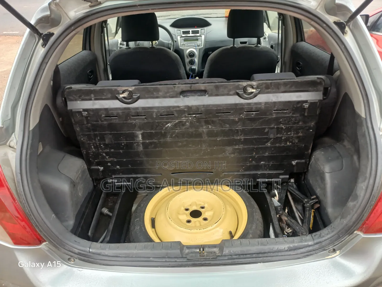 Toyota Vitz 1.3 AWD 3dr 2010 Silver