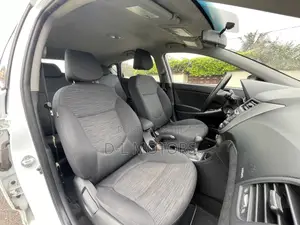 Hyundai Accent SE Hatchback 2017 White