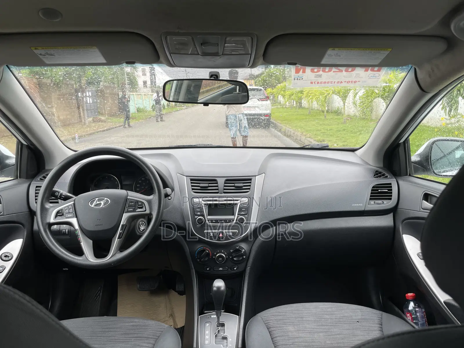 Hyundai Accent SE Hatchback 2017 White