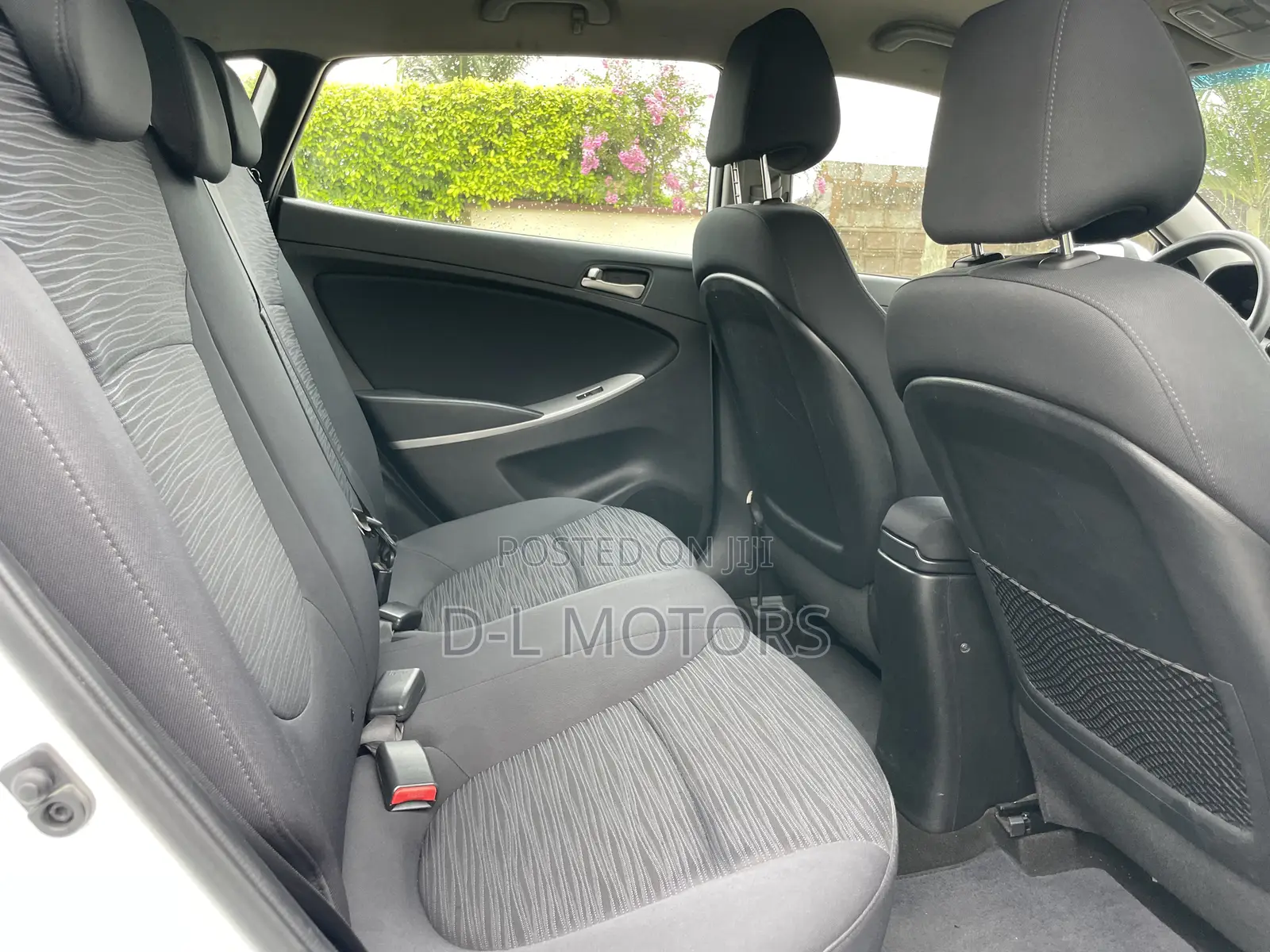 Hyundai Accent SE Hatchback 2017 White
