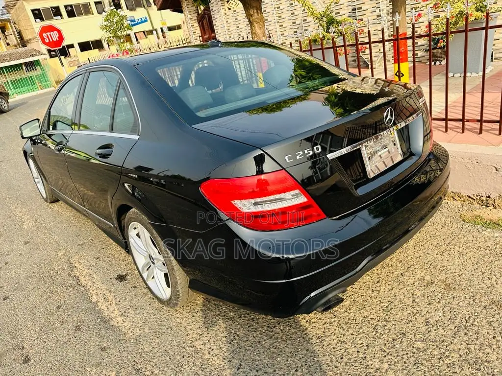 Mercedes-Benz C250 2014 Black