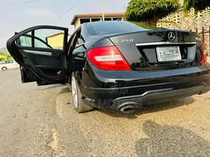 Mercedes-Benz C250 2014 Black