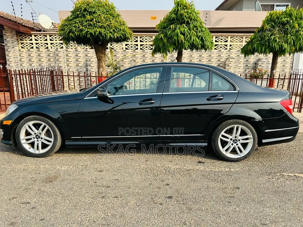 Mercedes-Benz C250 2014 Black