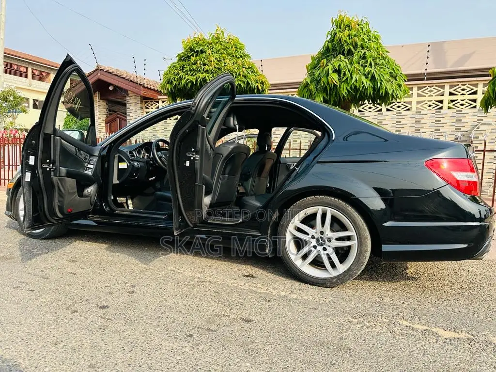 Mercedes-Benz C250 2014 Black