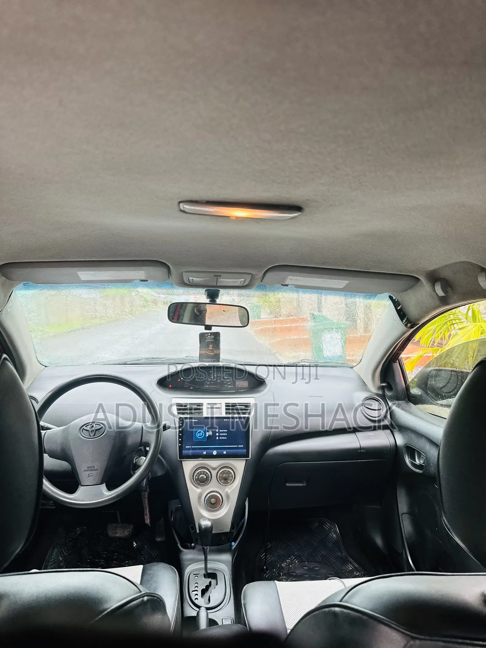 Toyota Yaris 2012 Red