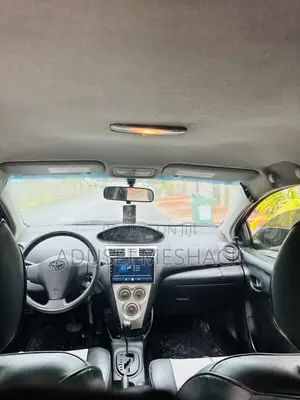 Toyota Yaris 2012 Red
