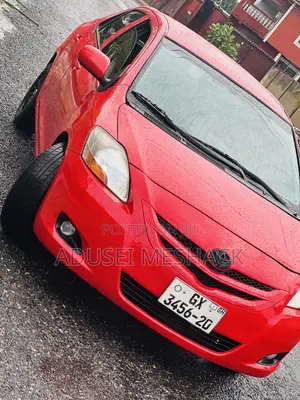 Toyota Yaris 2012 Red