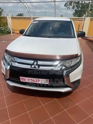 Mitsubishi Outlander 2018 White