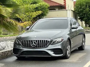 Mercedes-Benz E300 4Matic AWD Sedan (2.0L 4cyl 9A) 2017 Gray