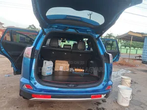 Toyota RAV4 2016 Blue