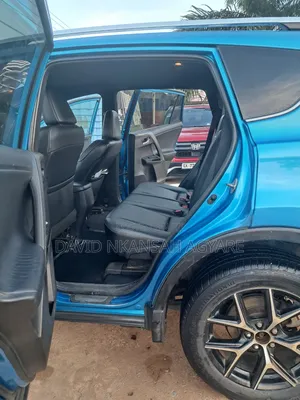 Toyota RAV4 2016 Blue