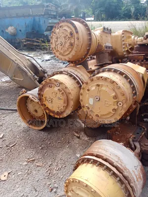 Caterpillar 740b Dump Truck Axles