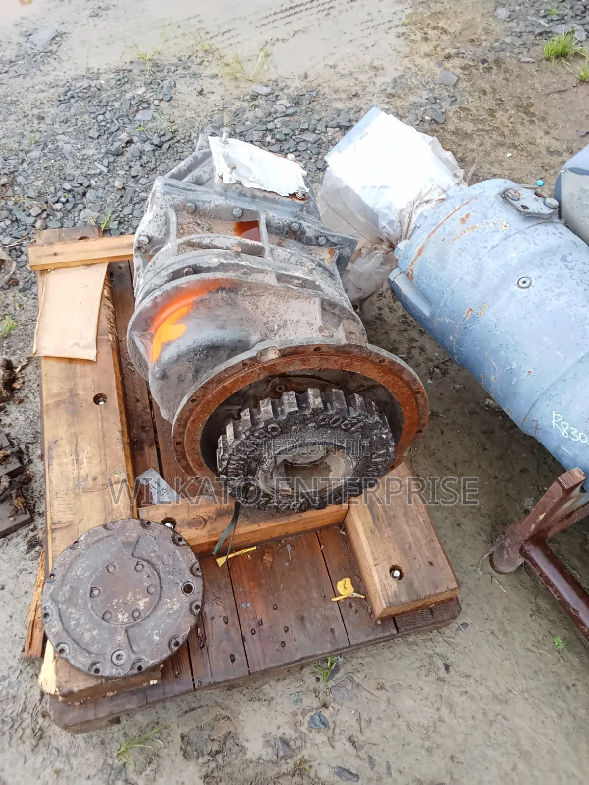 Caterpillar 740b Dump Truck Axles