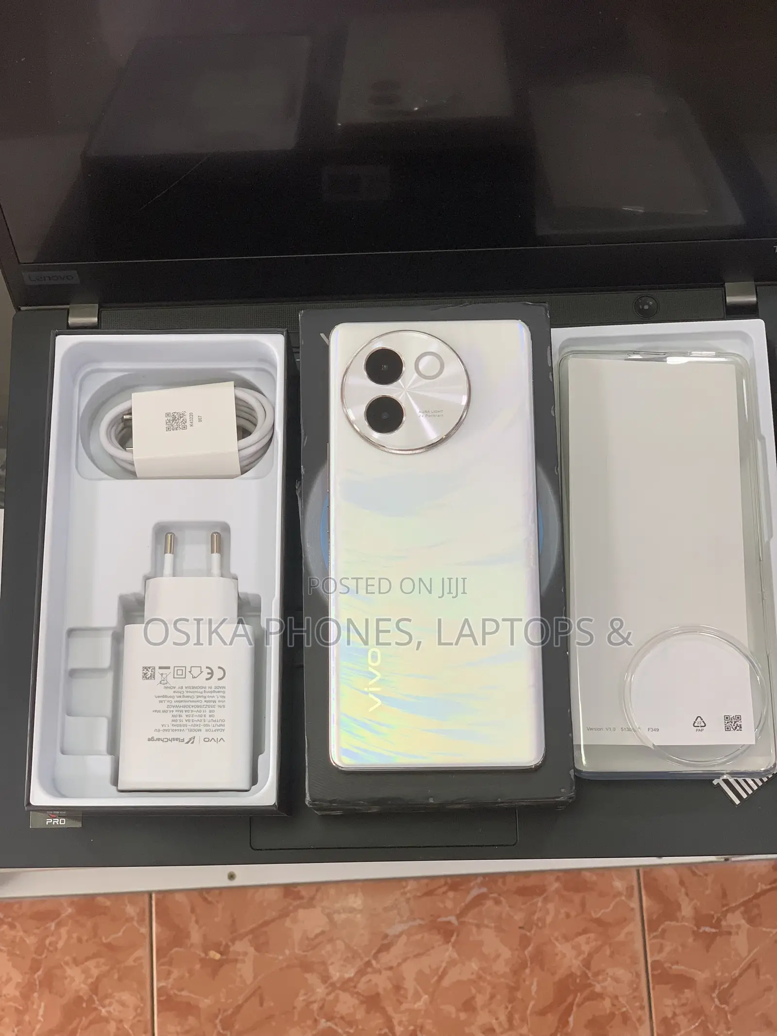 New Vivo V30e 256 GB White