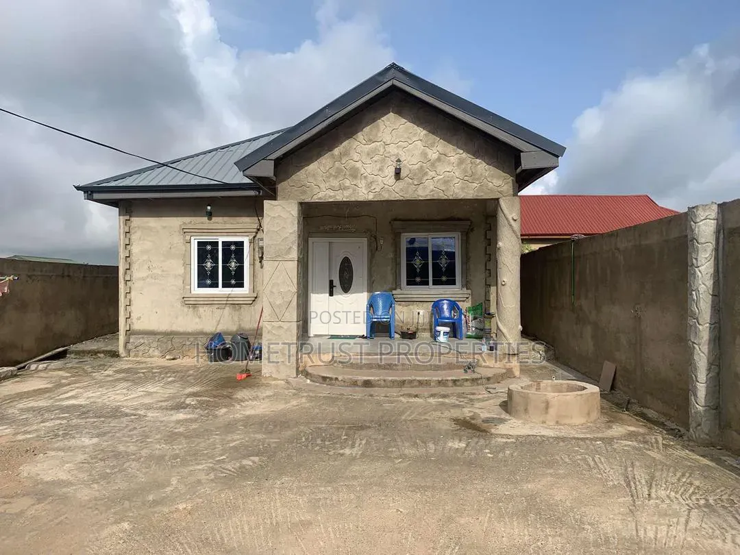 3bdrm House in Amasaman Kotoku for sale