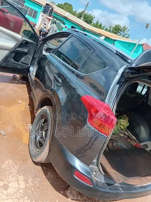 Toyota RAV4 LE FWD (2.5L 4cyl 6A) 2013 Gray