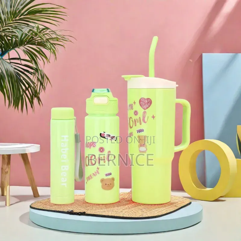 Fashionable 3-in-1 Tumbler With Straw