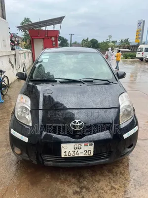 Toyota Vitz 2010 Black
