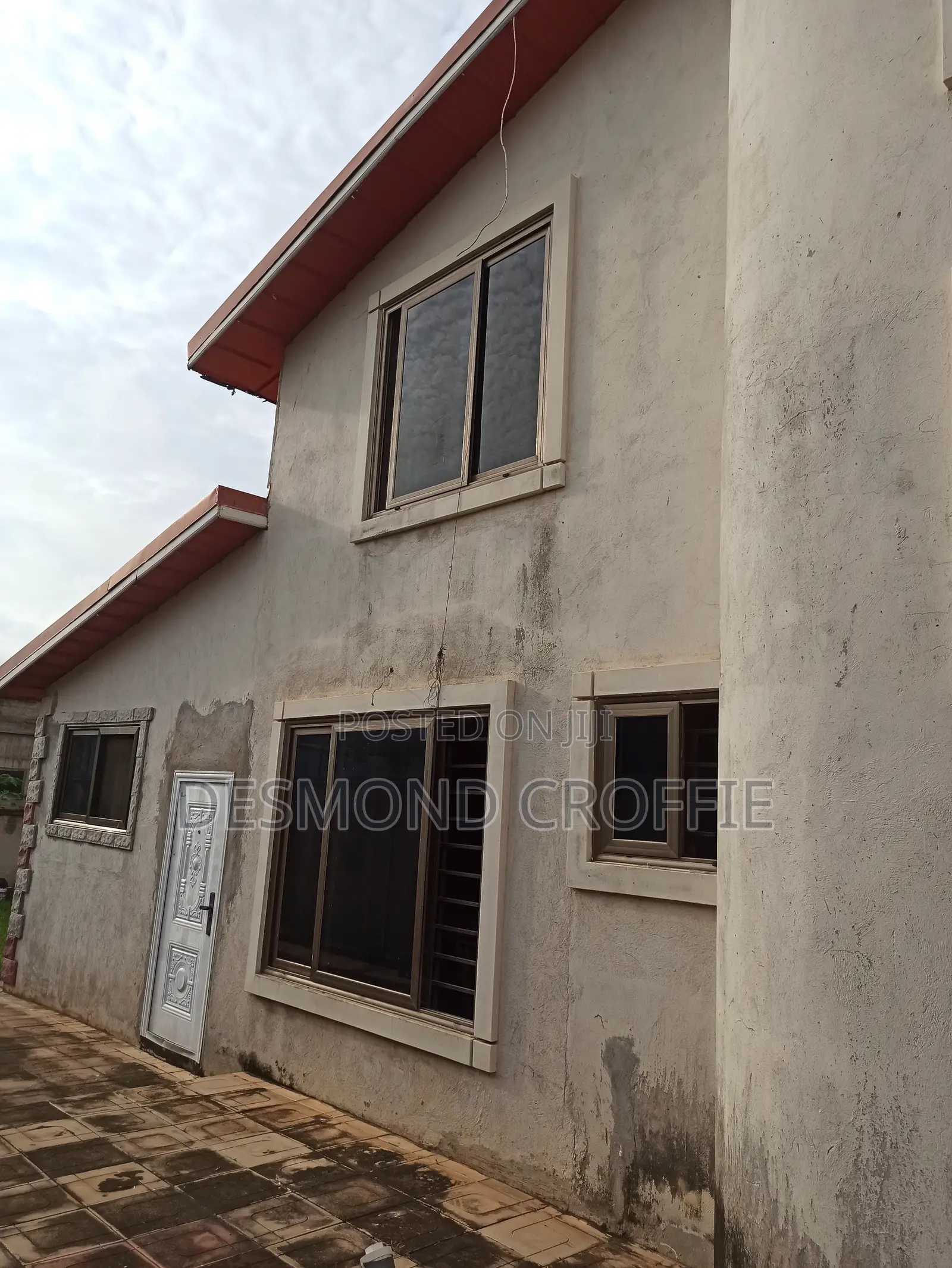 5bdrm House in Asokore Mampong Municipal for sale