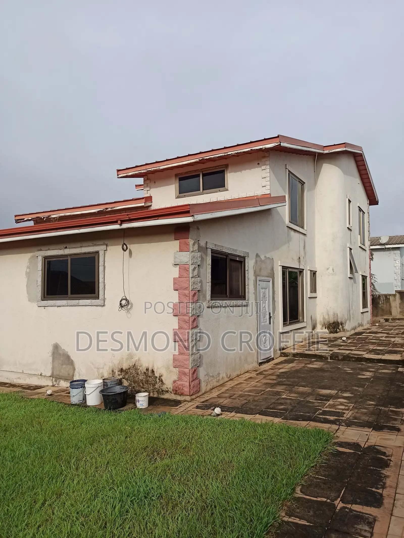 5bdrm House in Asokore Mampong Municipal for sale
