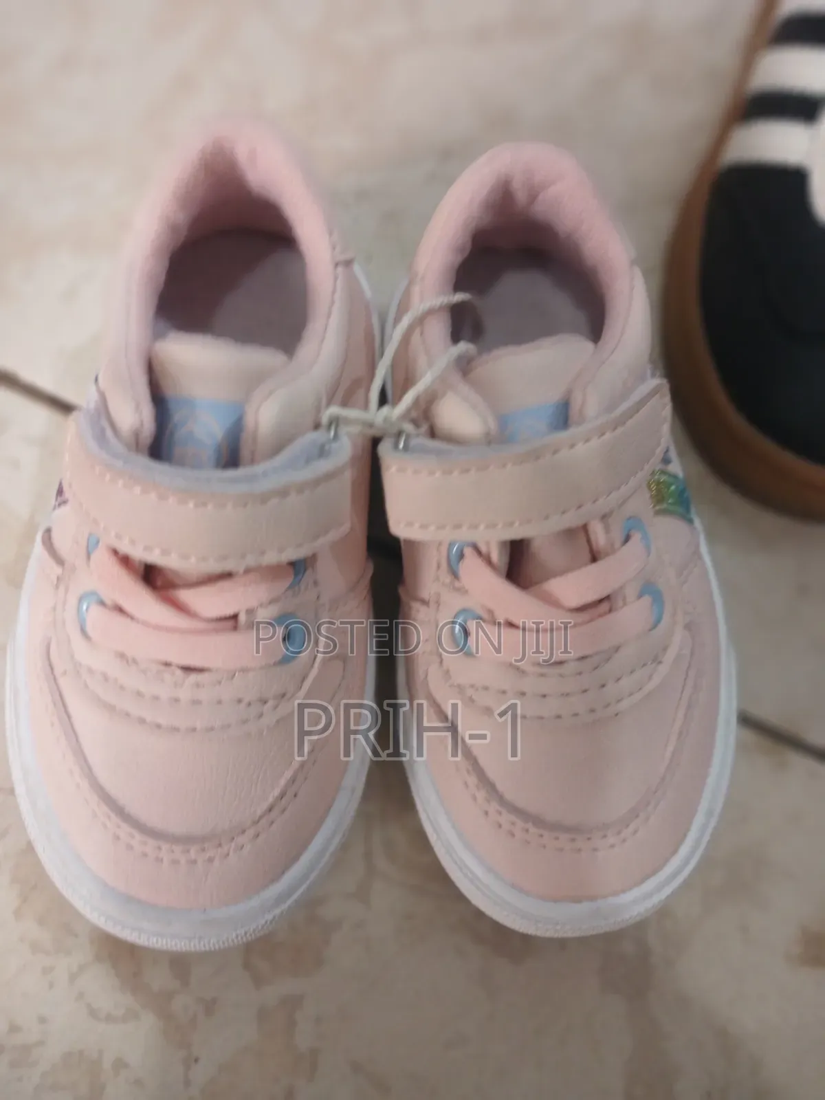 Kidstrainers and Easy Wear
