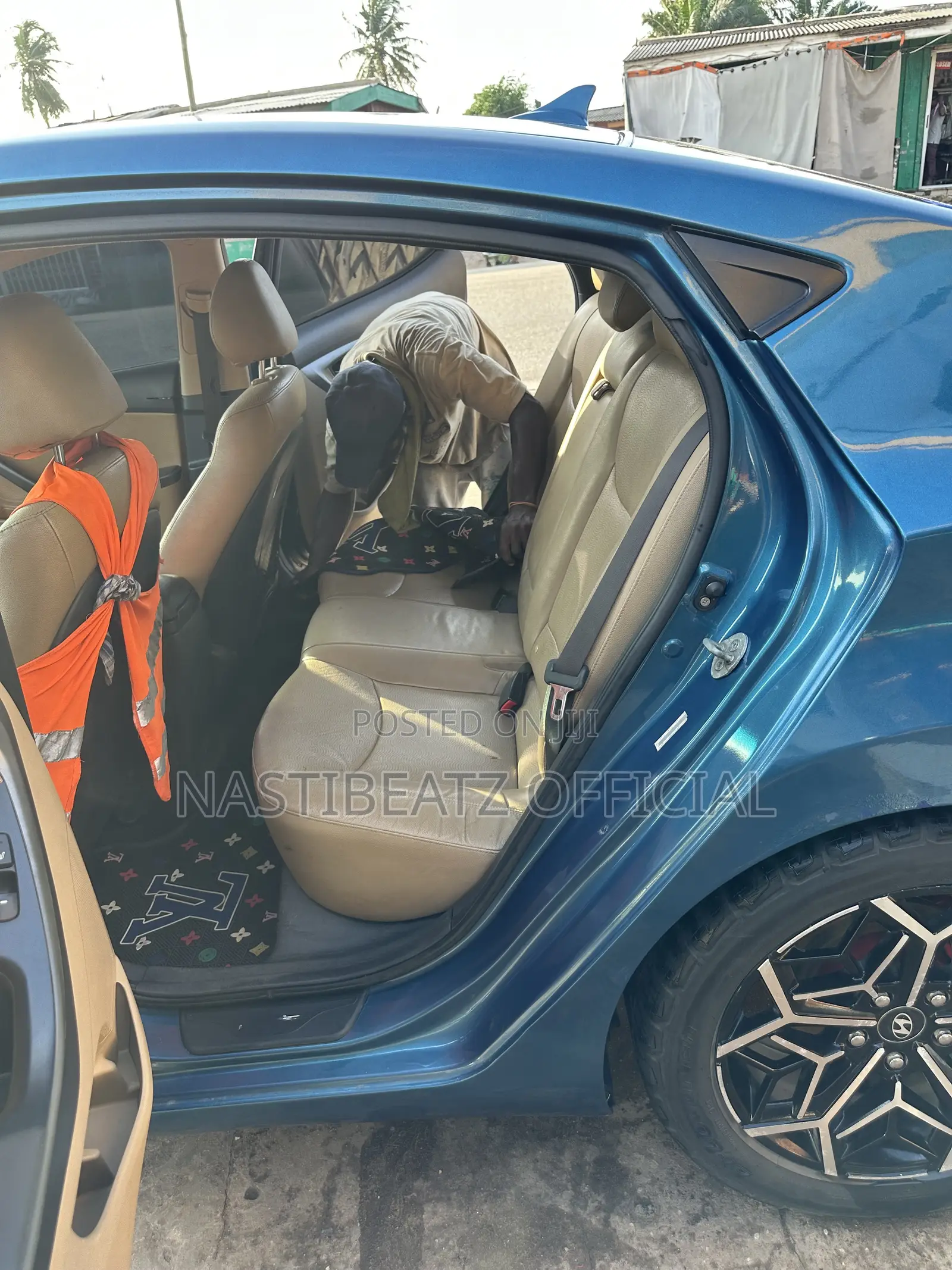 Hyundai Elantra Limited 4dr Sedan (1.8L 4cyl 6A) 2014 Blue