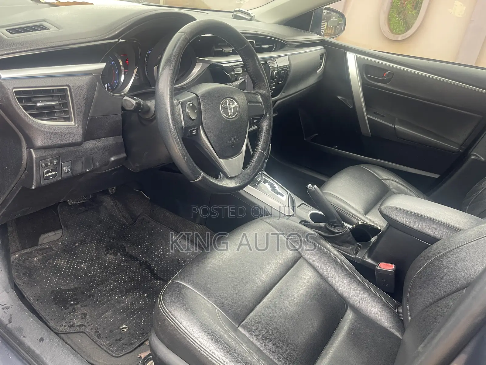 Toyota Corolla LE 4dr Sedan (1.8L 4cyl CVT) 2017 Gray