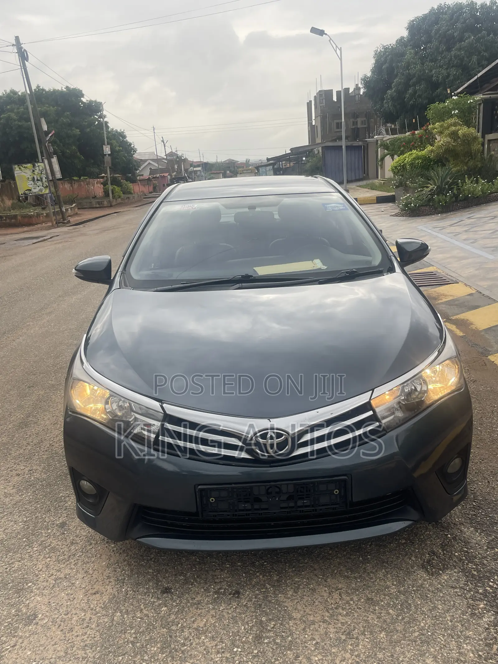 Toyota Corolla LE 4dr Sedan (1.8L 4cyl CVT) 2017 Gray