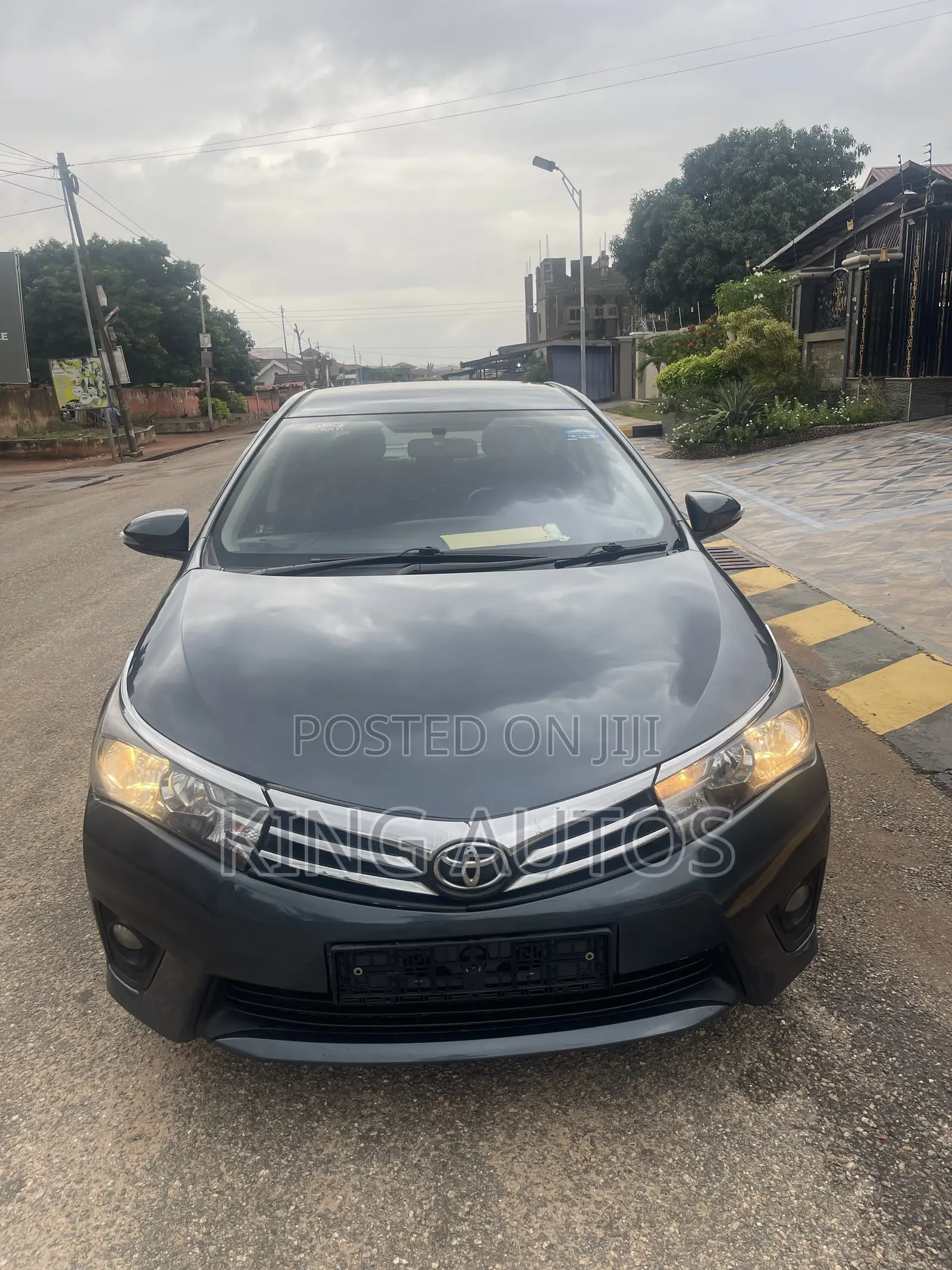 Toyota Corolla LE 4dr Sedan (1.8L 4cyl CVT) 2017 Gray