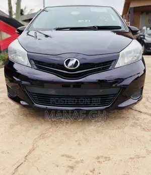 Toyota Vitz 1.3 AWD 3dr 2013 Burgundy