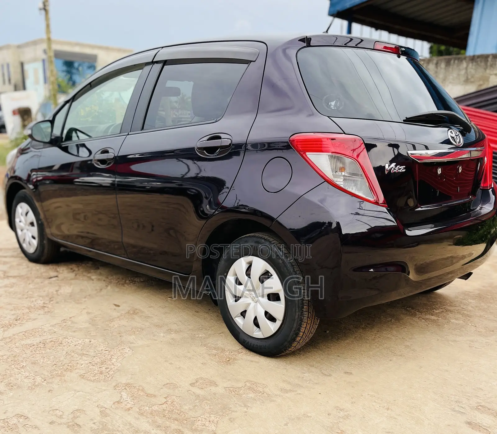 Toyota Vitz 1.3 AWD 3dr 2013 Burgundy