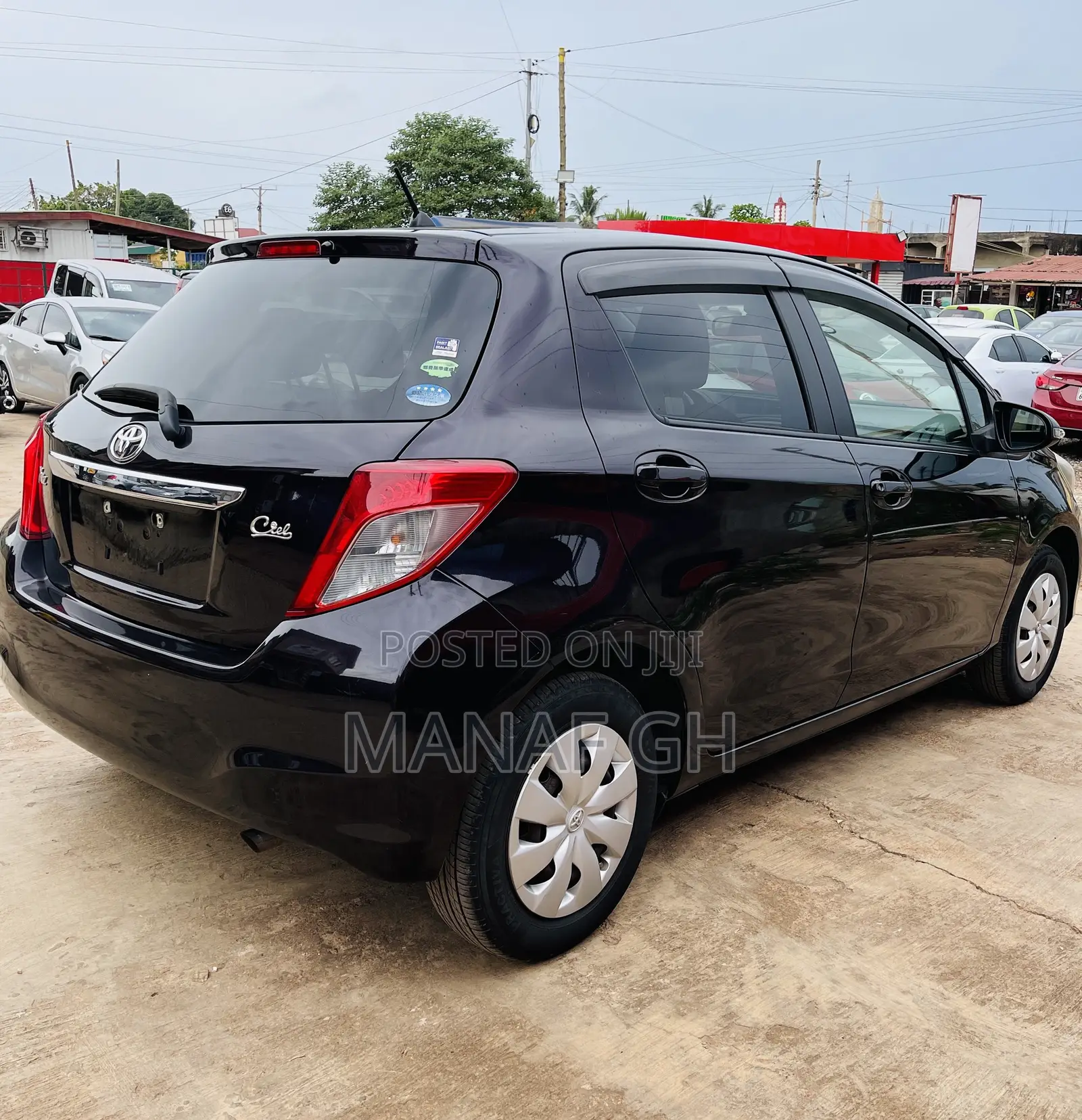 Toyota Vitz 1.3 AWD 3dr 2013 Burgundy