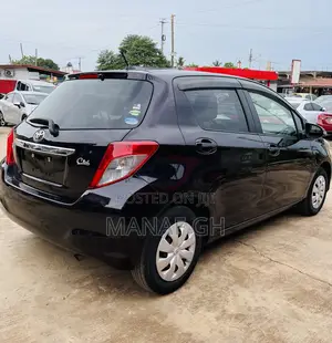 Toyota Vitz 1.3 AWD 3dr 2013 Burgundy