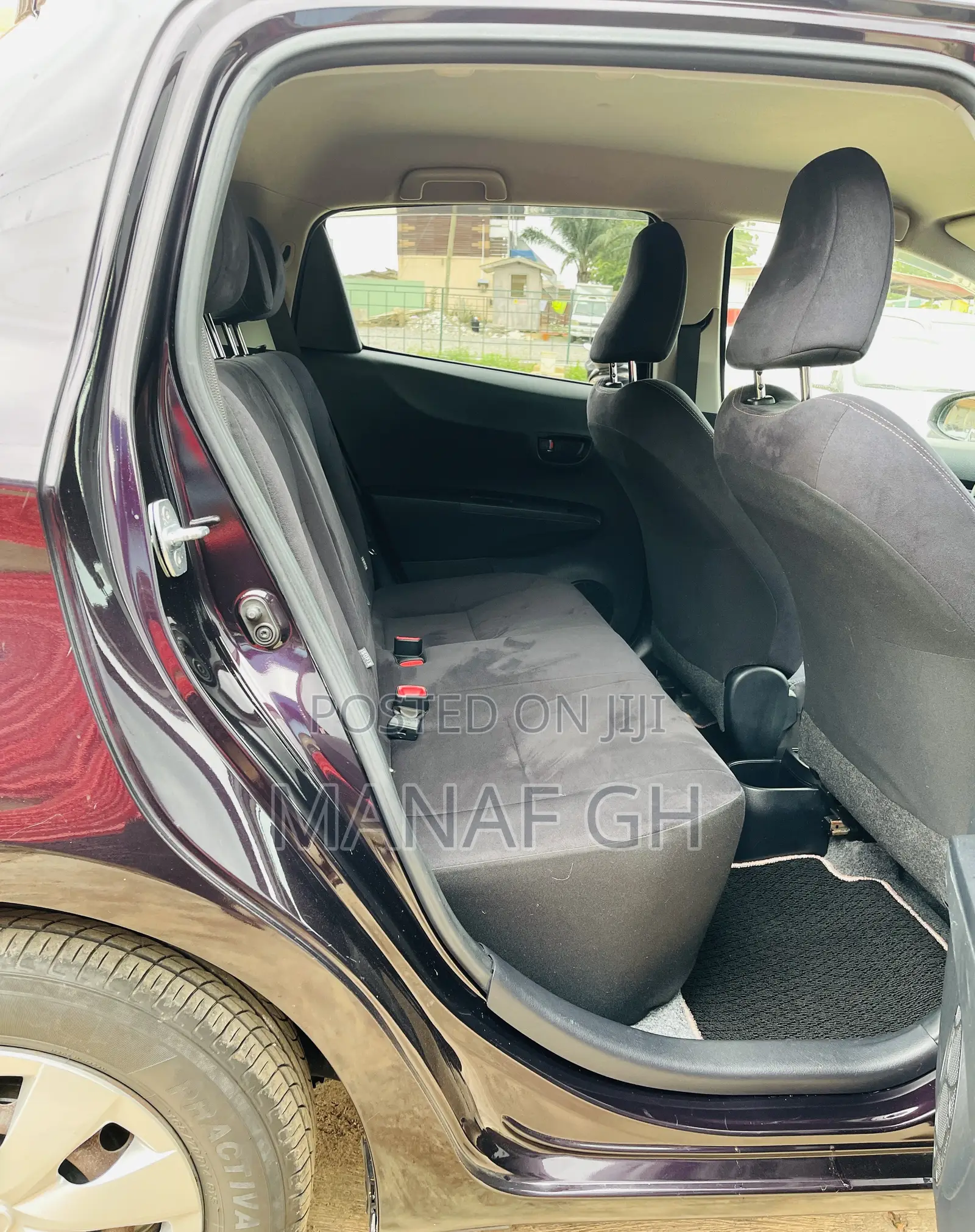 Toyota Vitz 1.3 AWD 3dr 2013 Burgundy