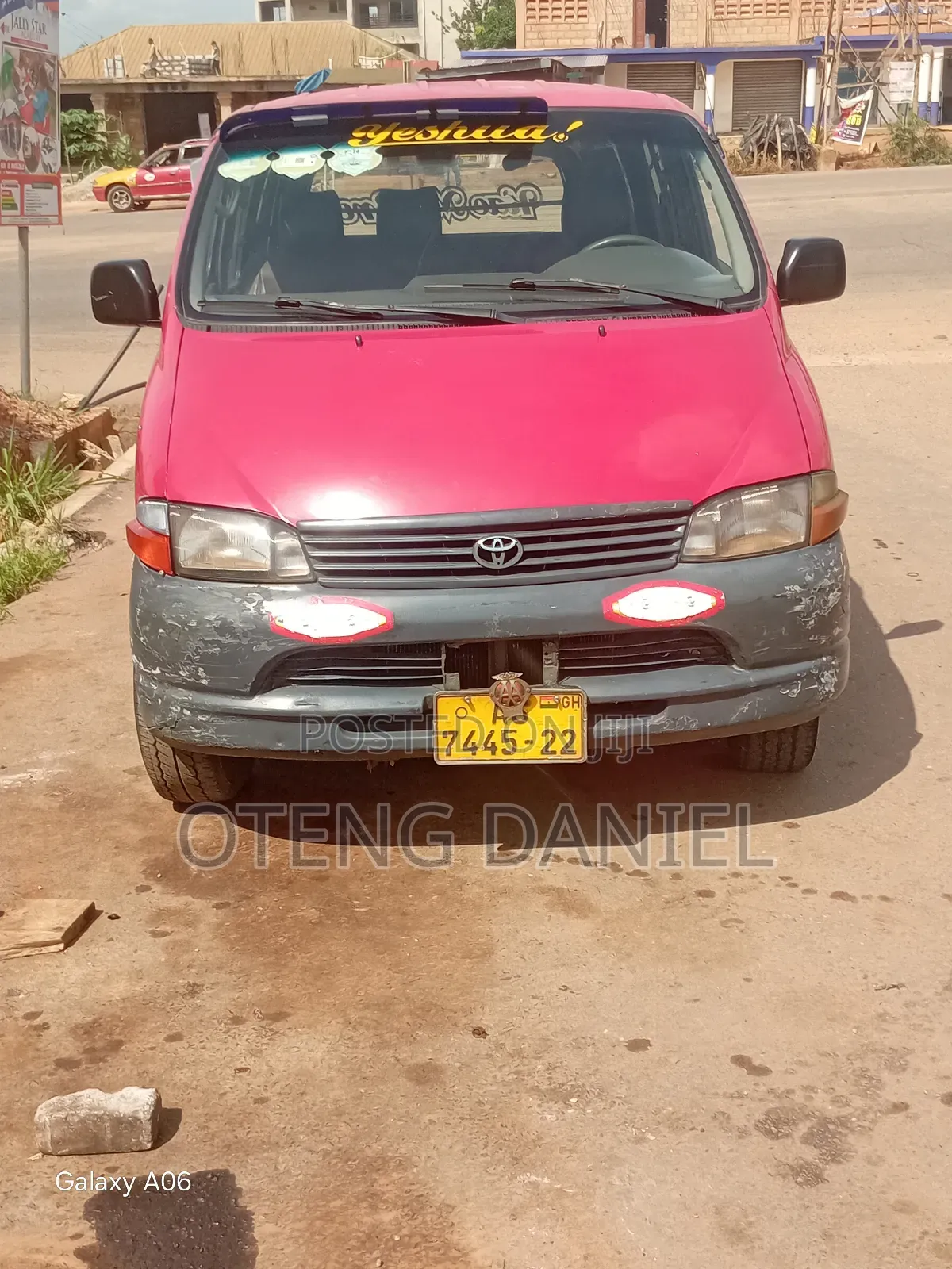 Toyota HiAce 2002 Red
