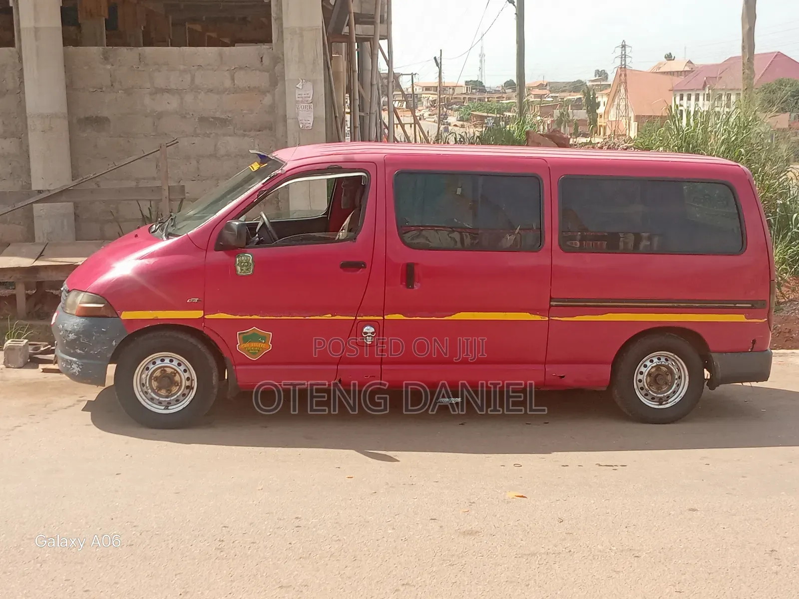 Toyota HiAce 2002 Red