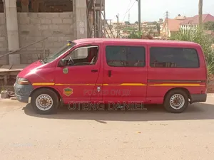 Toyota HiAce 2002 Red
