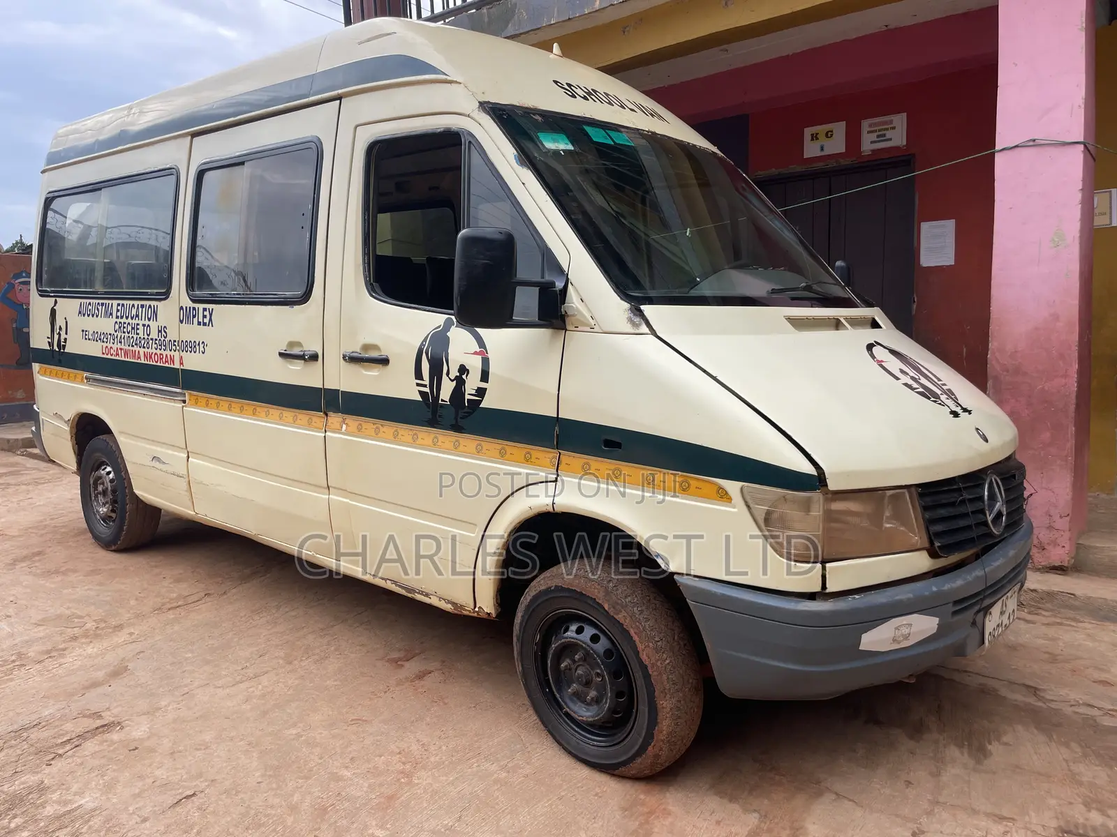 Mercedes-Benz Sprinter 2000 Yellow