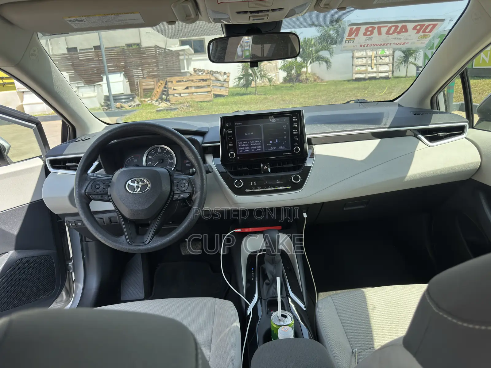 Toyota Corolla LE 2021 Silver