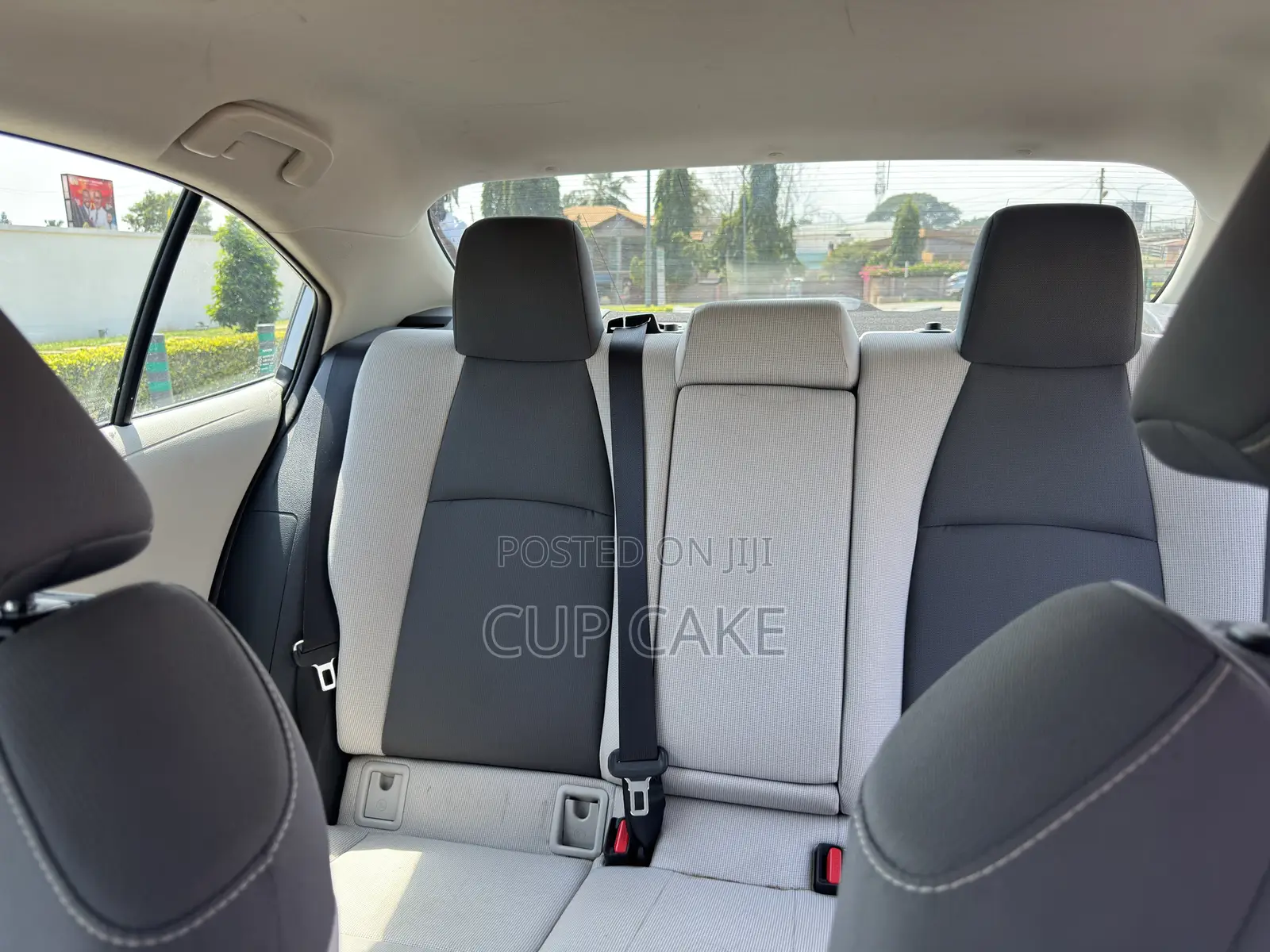 Toyota Corolla LE 2021 Silver
