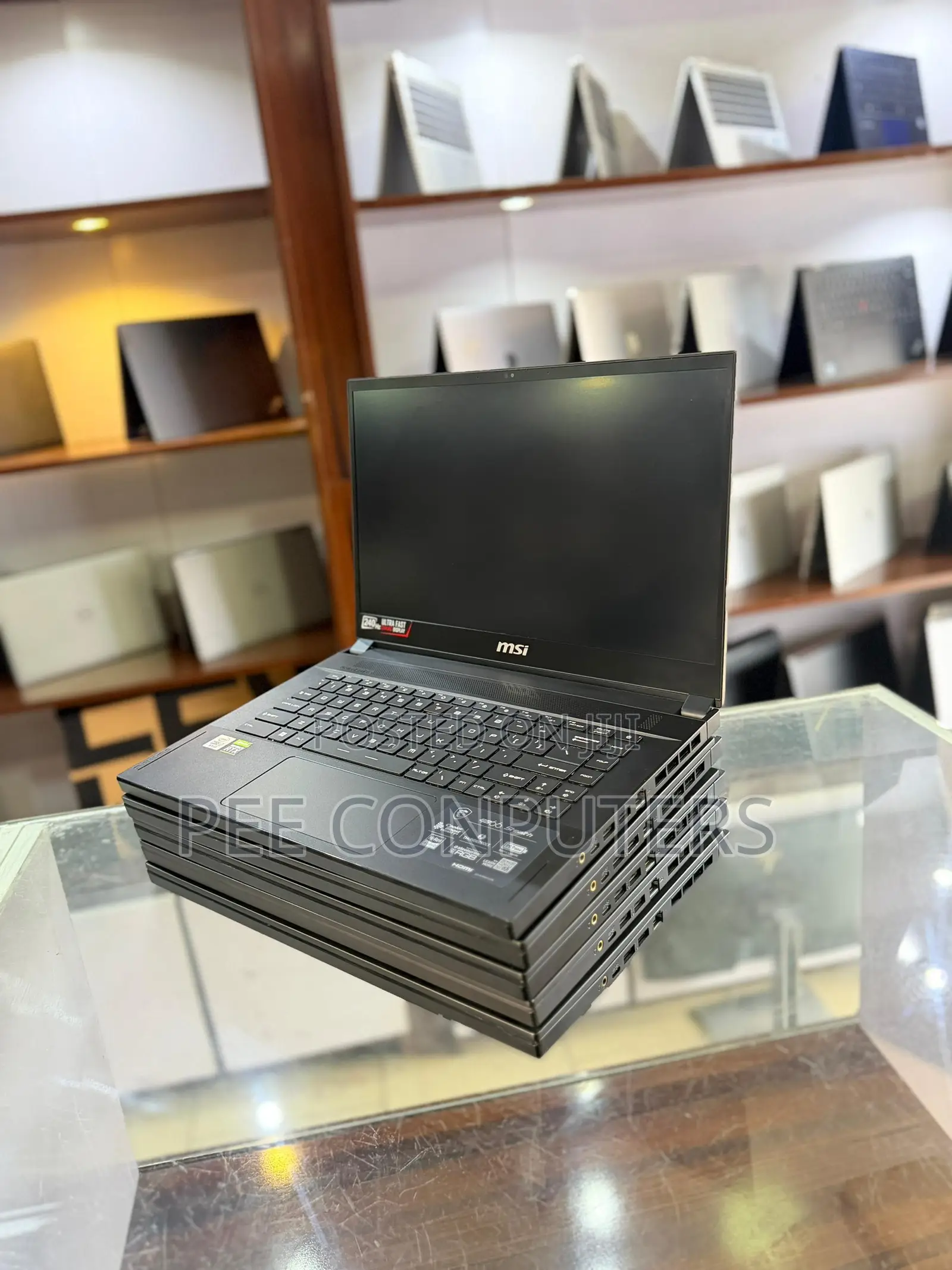 Laptop MSI GS66 Stealth 10SGS 16GB Intel Core i7 SSD 256GB