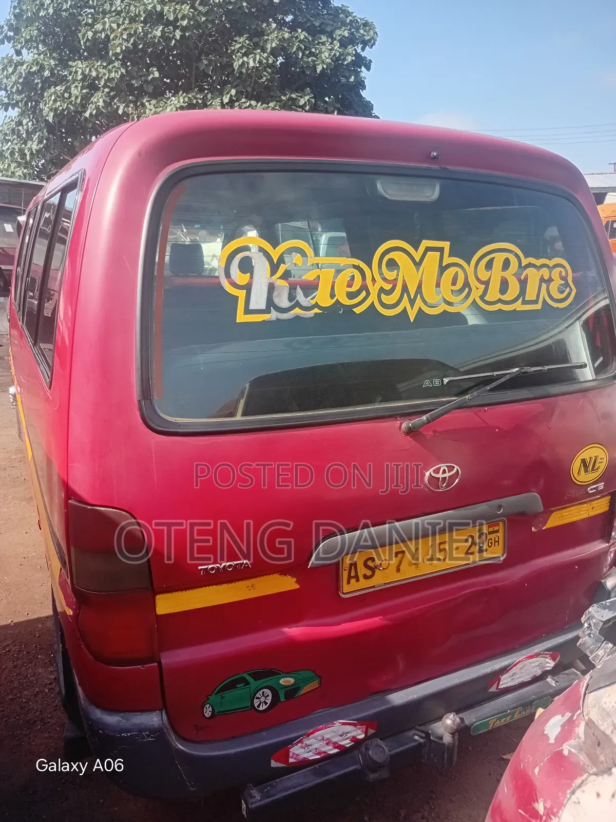 Toyota HiAce 2002 Red