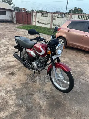 New TVS HLX 125 2026 Red