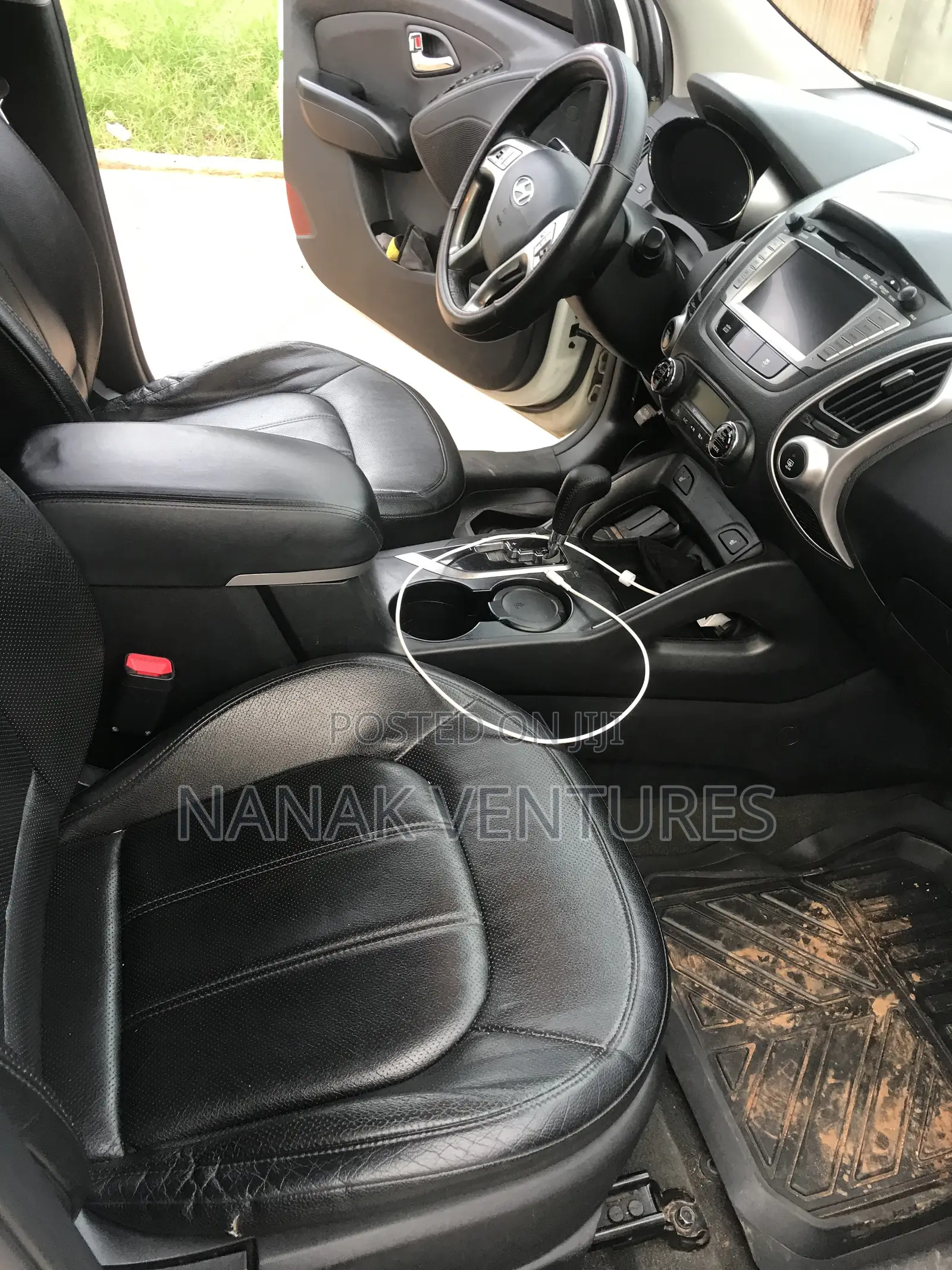 Hyundai Tucson Limited AWD 2013 White