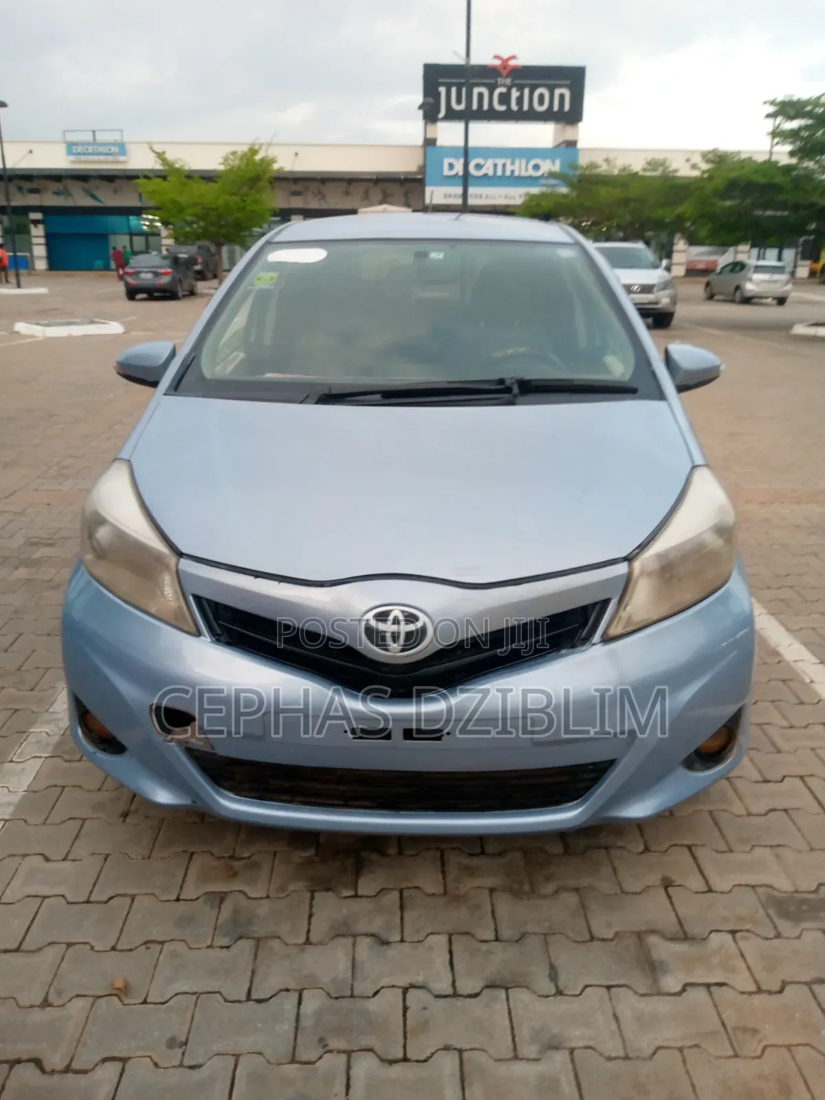 Toyota Vitz 1.5 FWD 5dr 2012 Blue