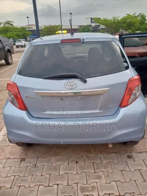 Toyota Vitz 1.5 FWD 5dr 2012 Blue